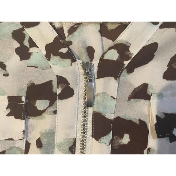 🛍️ Unbranded White Brown Cheetah Print Blouse Women's size 1X - Picture 2 of 8